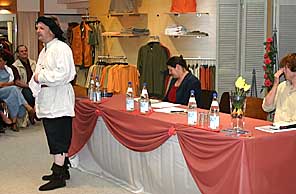 Hubertus Krmer stellte die Schauspieler vor